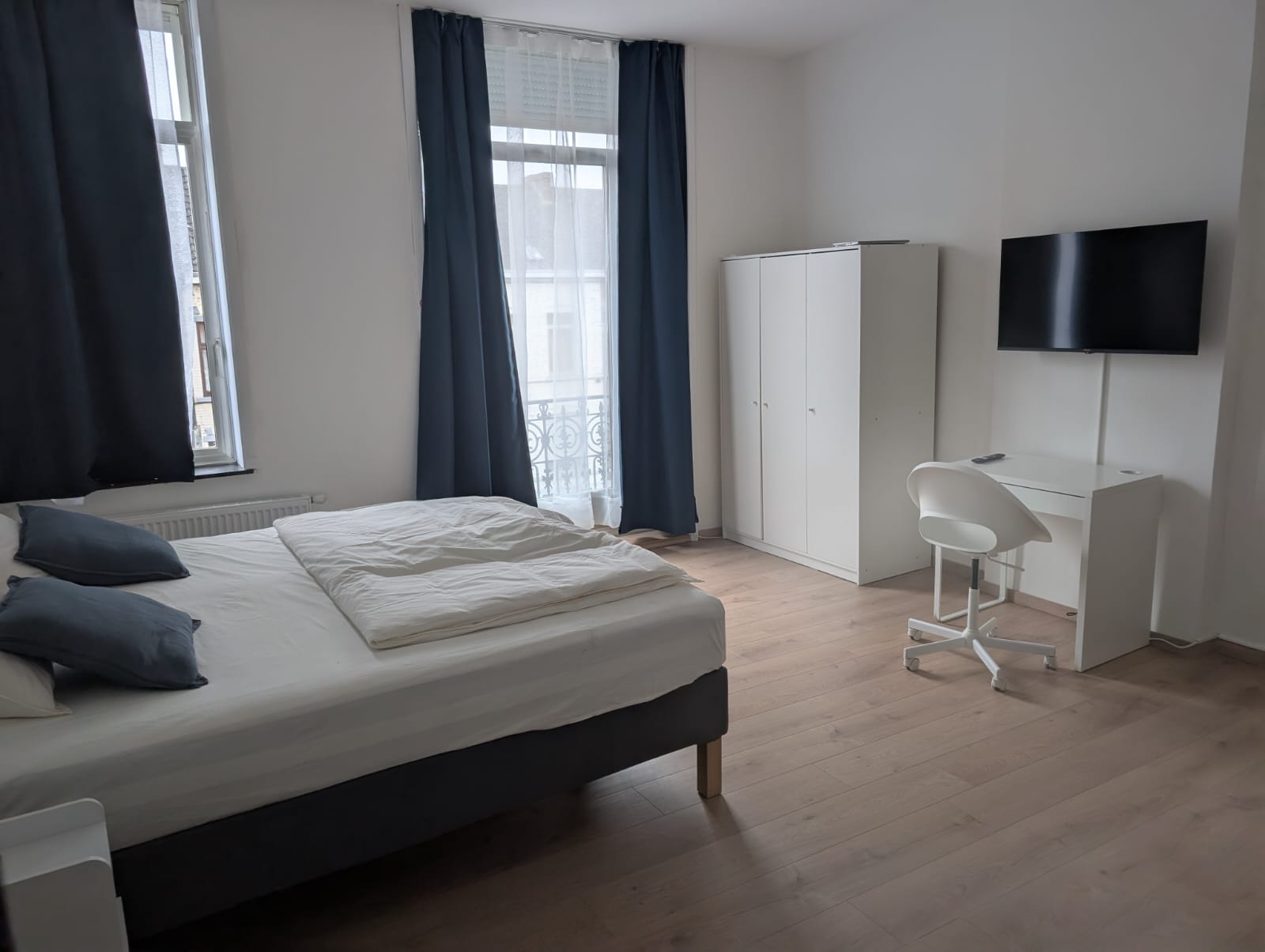 Professional House in Mons, Belgium - 3 bedrooms for 5 persons - Reference M-07 - Image 1